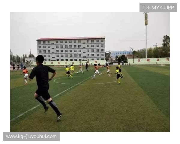 固始县外国语高中足球队崭露头角 展现青春风采与竞技实力